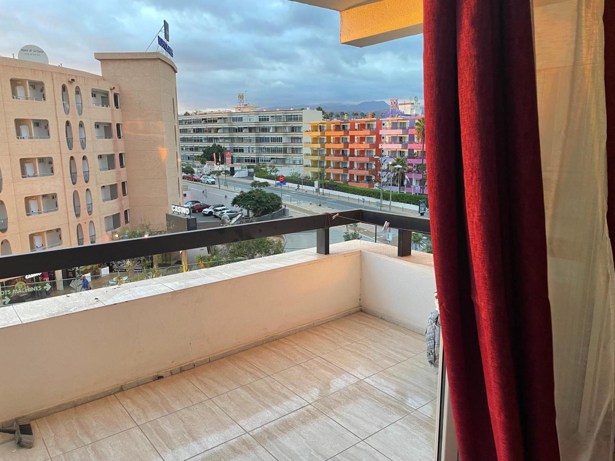 4th Floor Yumbo Centrum Appartement